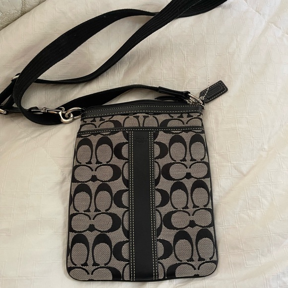 Vintage Coach - Picture 2 of 2